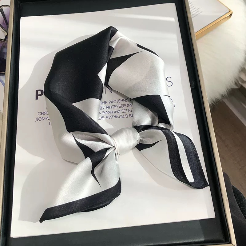 53cm Black White Abstract Geom - Women Bags White ulasan dan harga